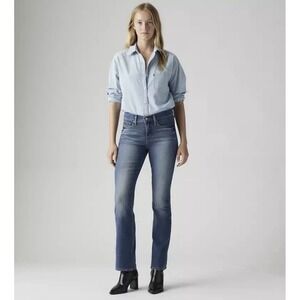 Levi's 315 Shaping Bootcut Jeans Women's 31x30 Medium Wash‎ Stretch